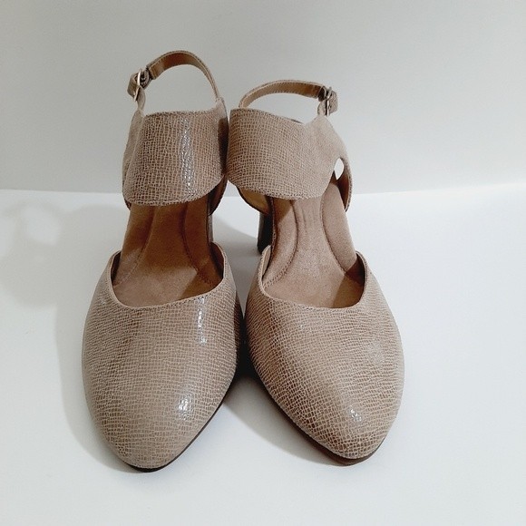 AEROSOLES Paper Trail Comfort Heel Rest Leather Slingback Cream Sz 9 - Picture 4 of 11